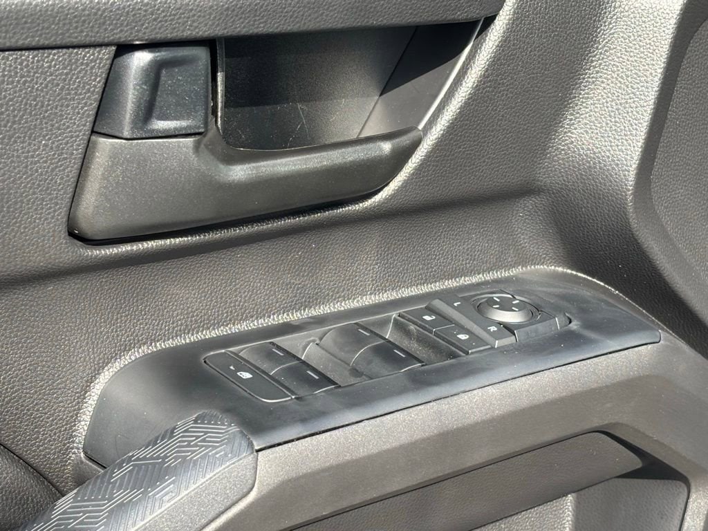 2026 Toyota Tacoma SR5 - Photo 25