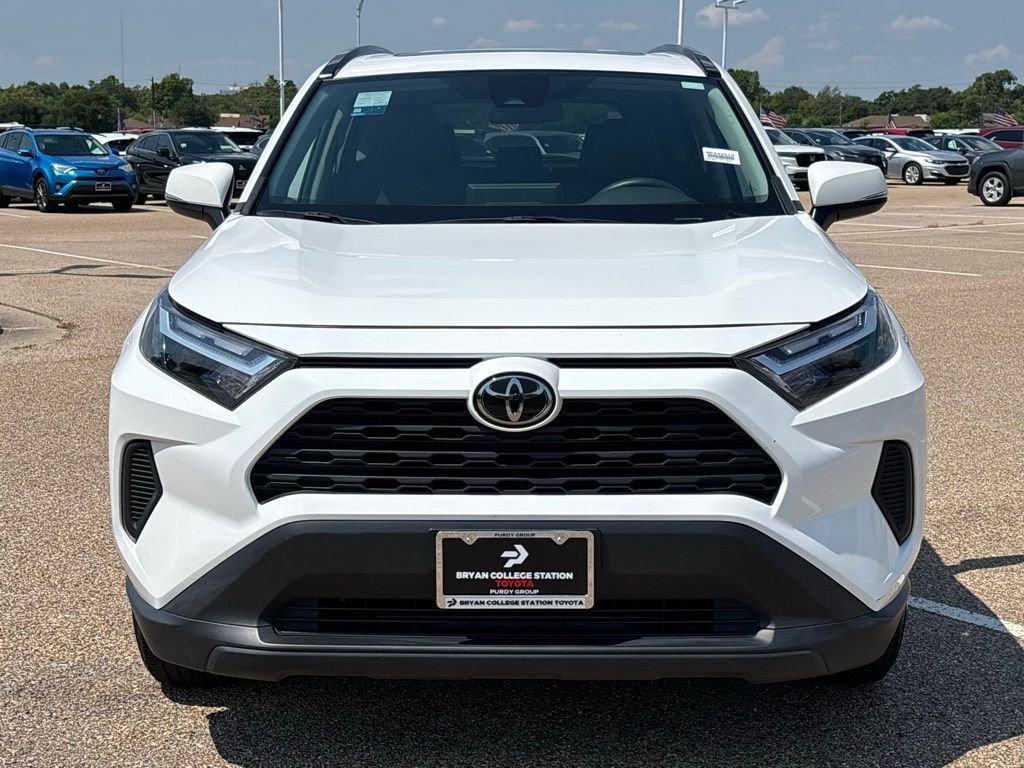 2023 Toyota RAV4 XLE photo 2