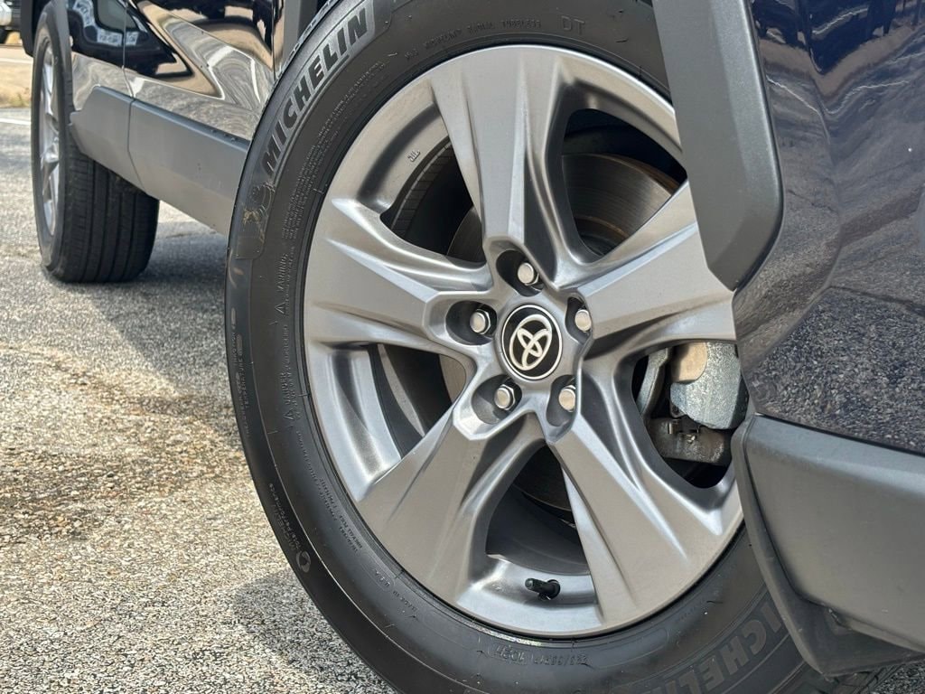 Used 2024 Toyota RAV4 XLE with VIN 2T3W1RFV1RW320094 for sale in Bryan, TX