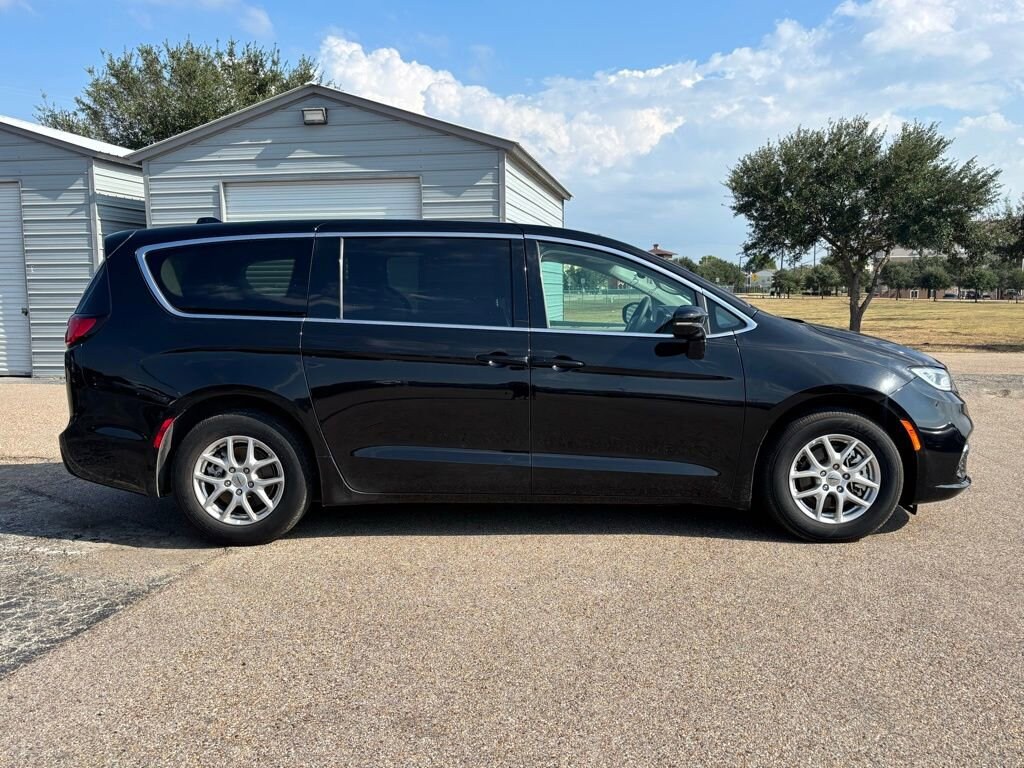 Used 2024 Chrysler Pacifica Touring L Van Passenger Van