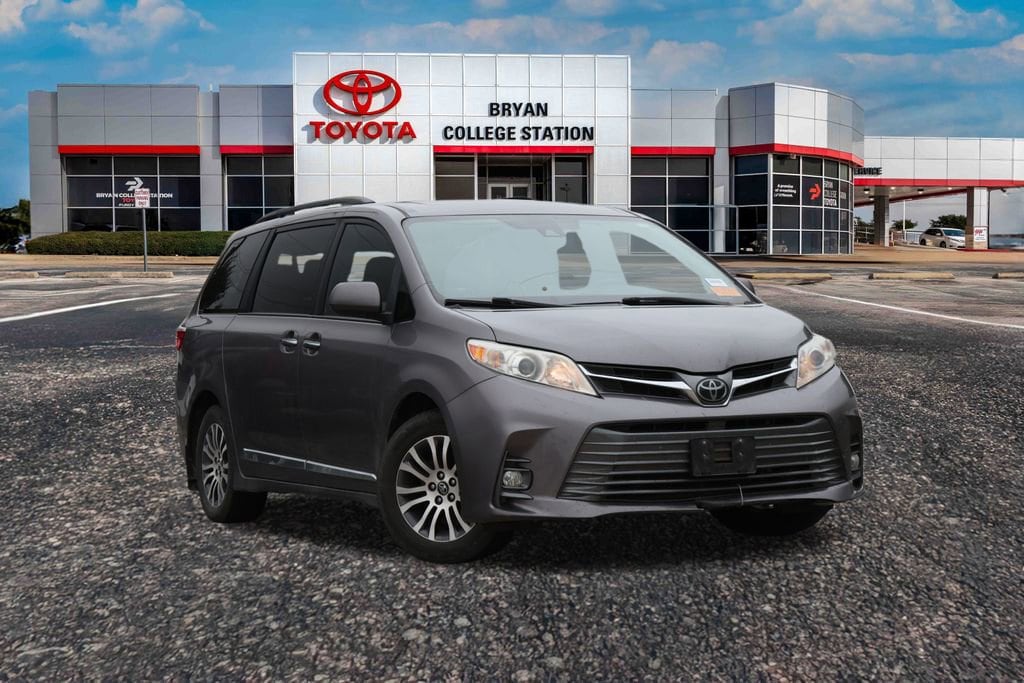 Used 2020 Toyota Sienna XLE 8 Passenger Van