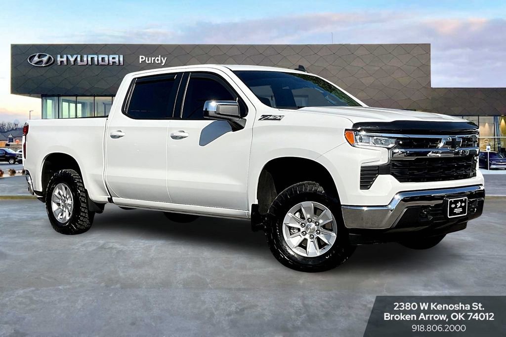 2023 Chevrolet Silverado 1500 LT photo 2