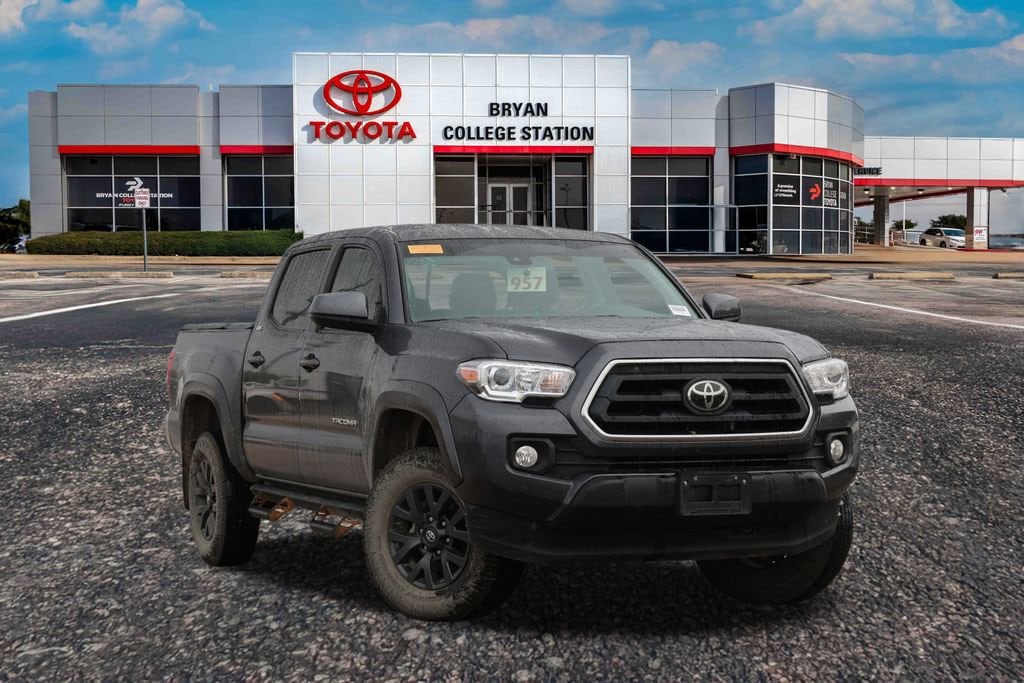 2023 Toyota Tacoma SR5's photo