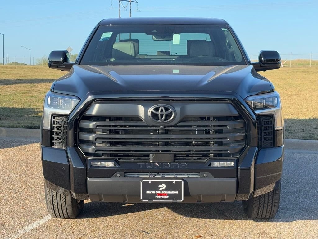 New 2026 Toyota Tundra Limited LIMITED CREWMAX 5.5