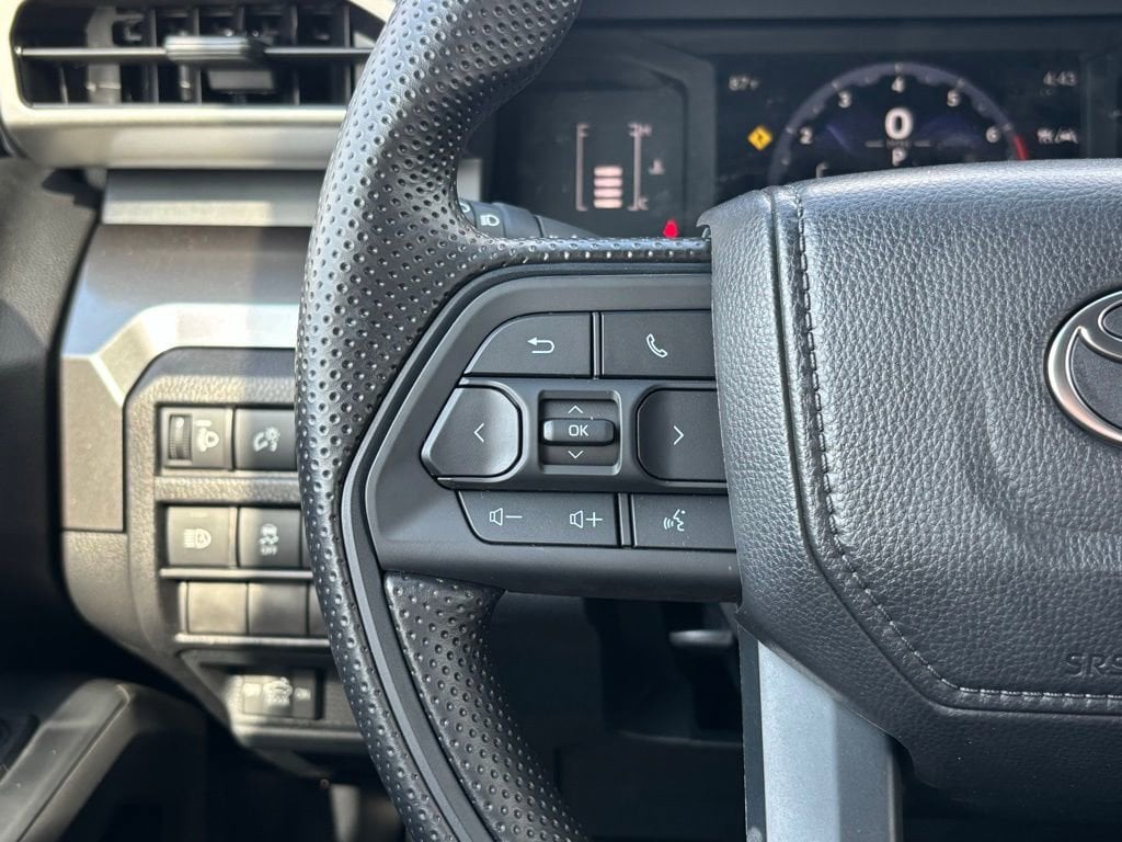 2026 Toyota Tacoma SR5 - Photo 16