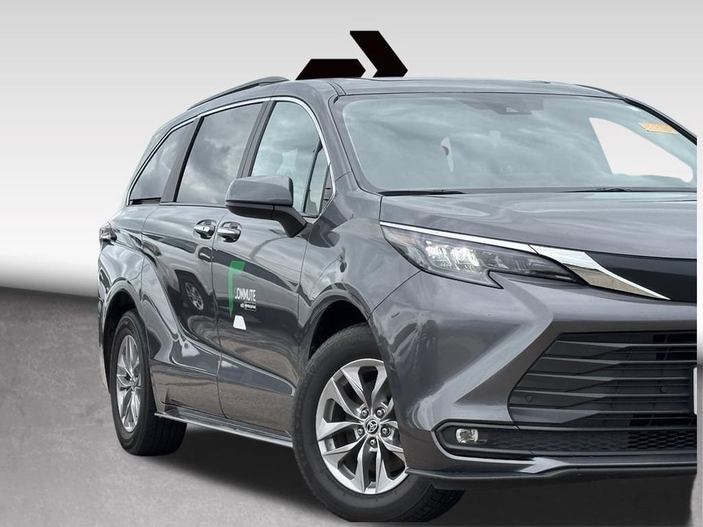 Used 2025 Toyota Sienna XLE 8 Passenger Van Passenger Van