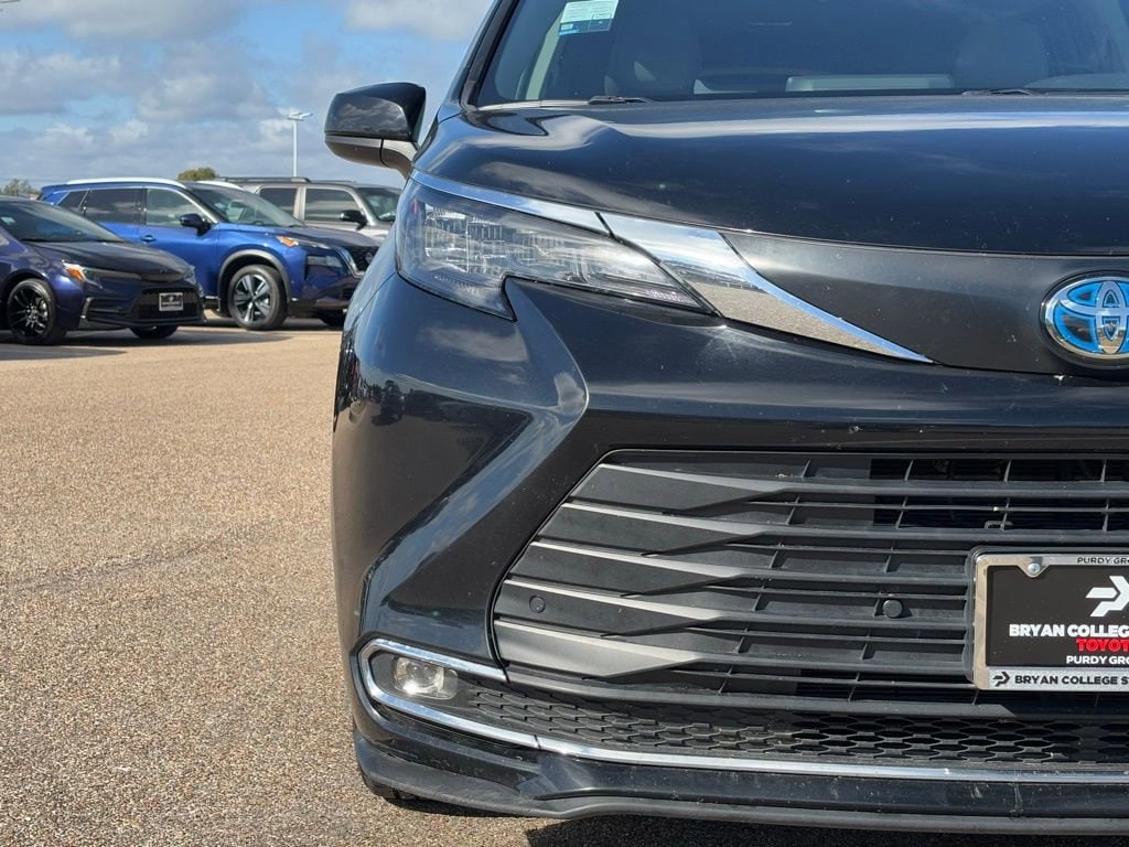 Certified 2024 Toyota Sienna XLE 8 Passenger Van Passenger Van