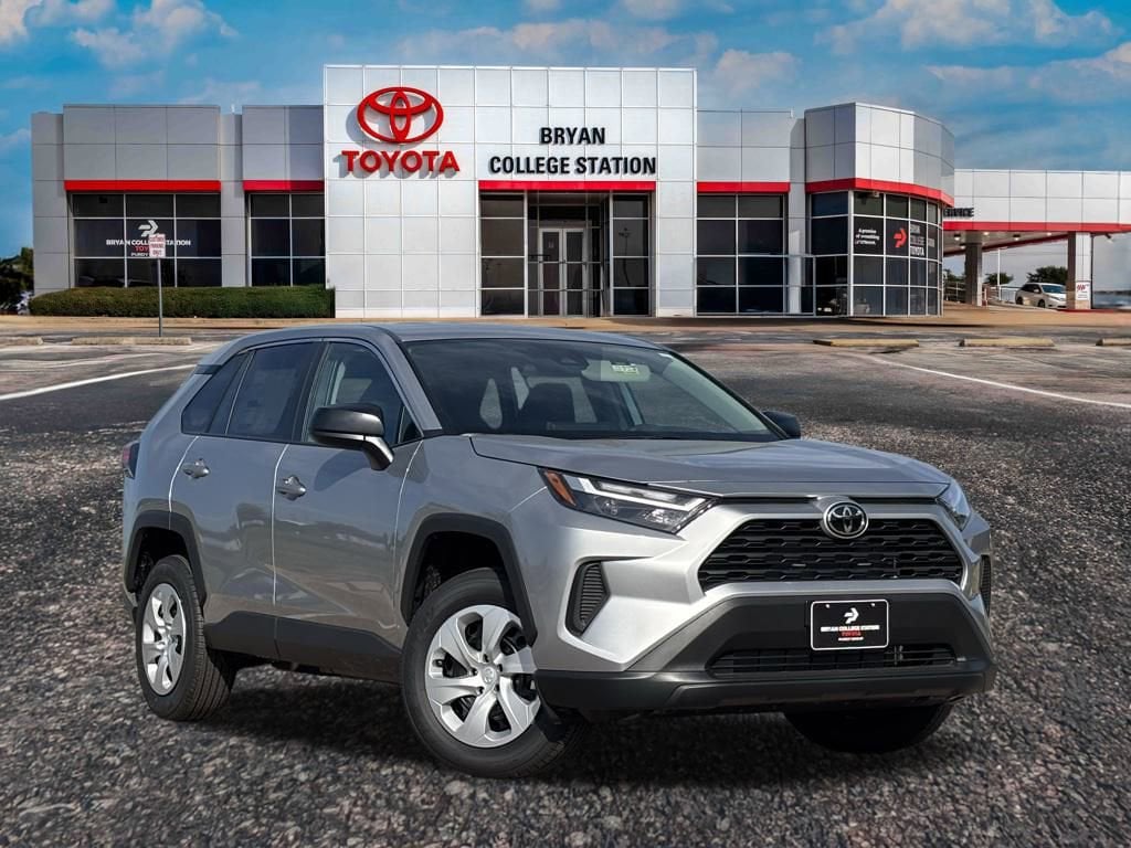 2025 Toyota RAV4 LE's photo