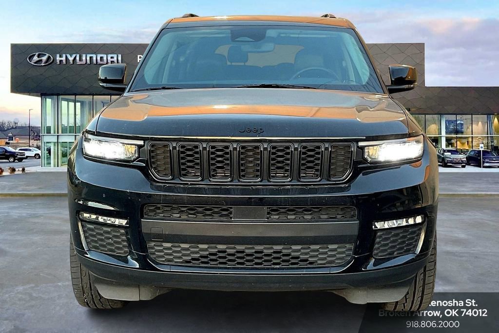 2023 Jeep Grand Cherokee Limited photo 3