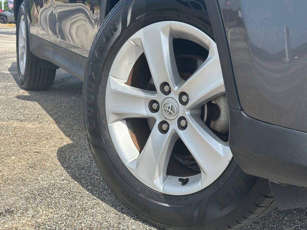 Used 2014 Toyota RAV4 XLE with VIN 2T3RFREVXEW221543 for sale in Bryan, TX
