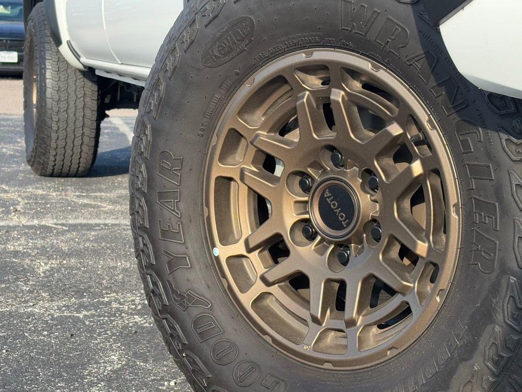 2023 Toyota Tacoma Trail Edition V6 photo 2