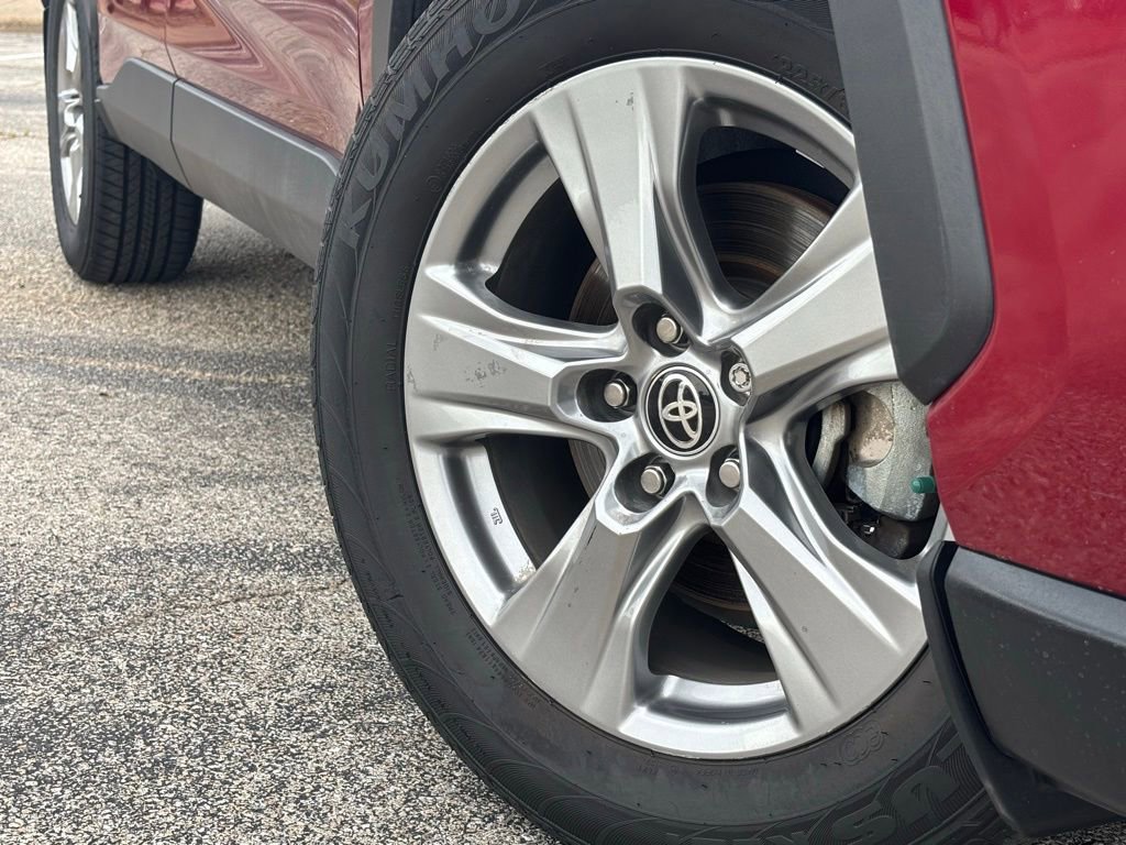 Used 2024 Toyota RAV4 XLE with VIN 2T3W1RFV4RW315178 for sale in Bryan, TX