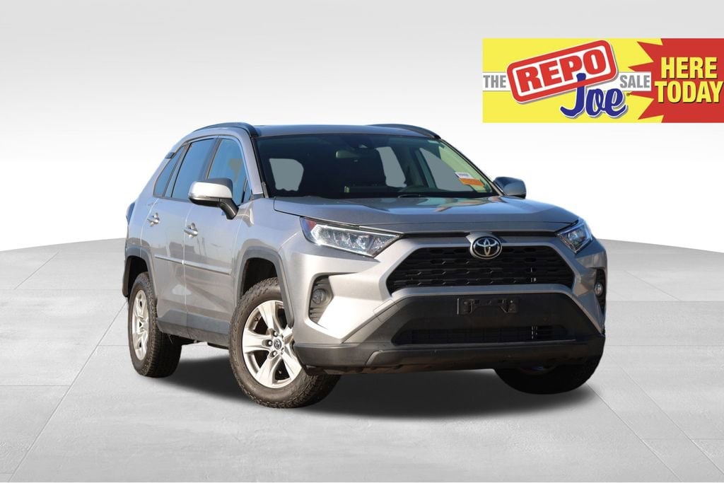 2019 Toyota RAV4 XLE's photo