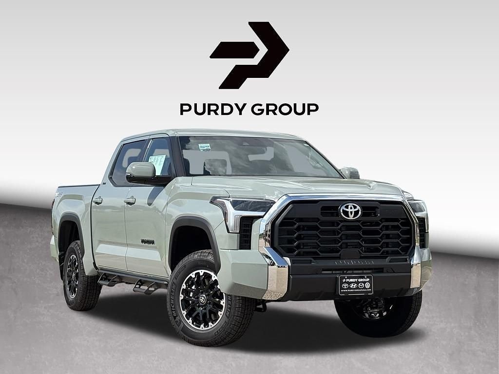 New 2026 Toyota Tundra SR5 SR5 CREWMAX 5.5