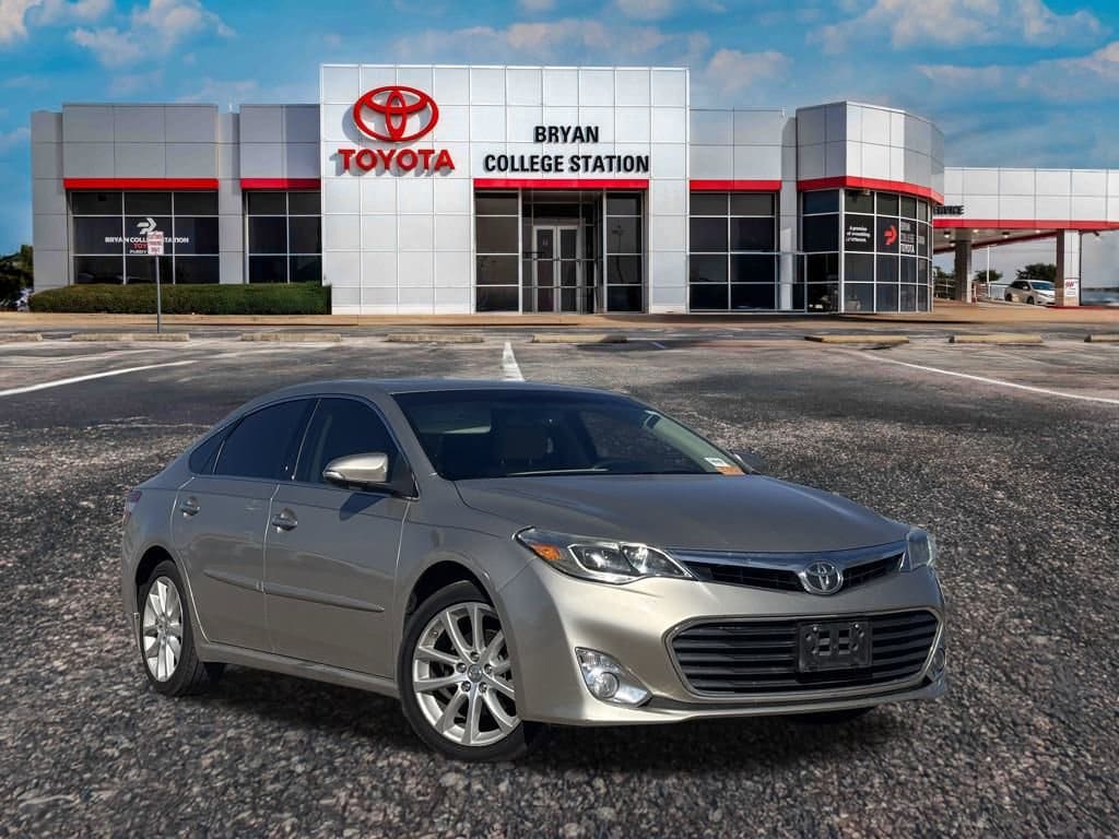 2014 Toyota Avalon Limited's photo