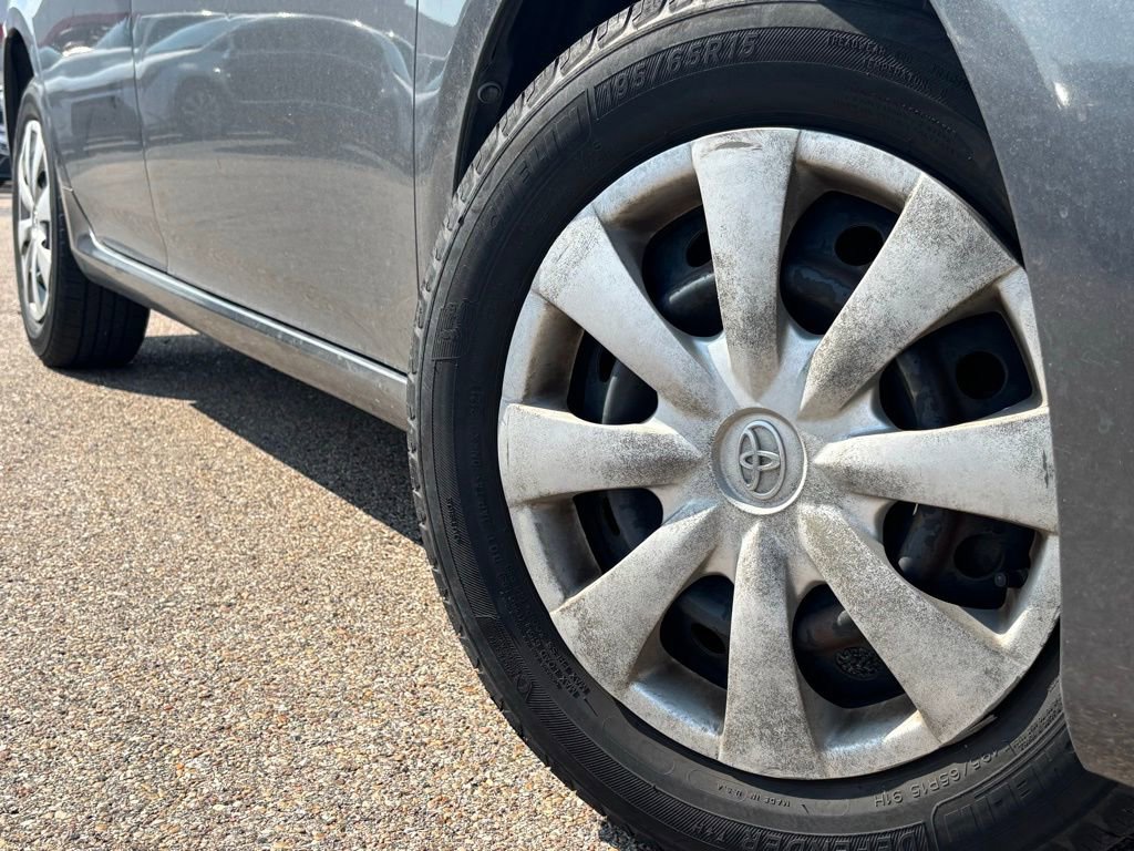 2012 Toyota Corolla L photo 2