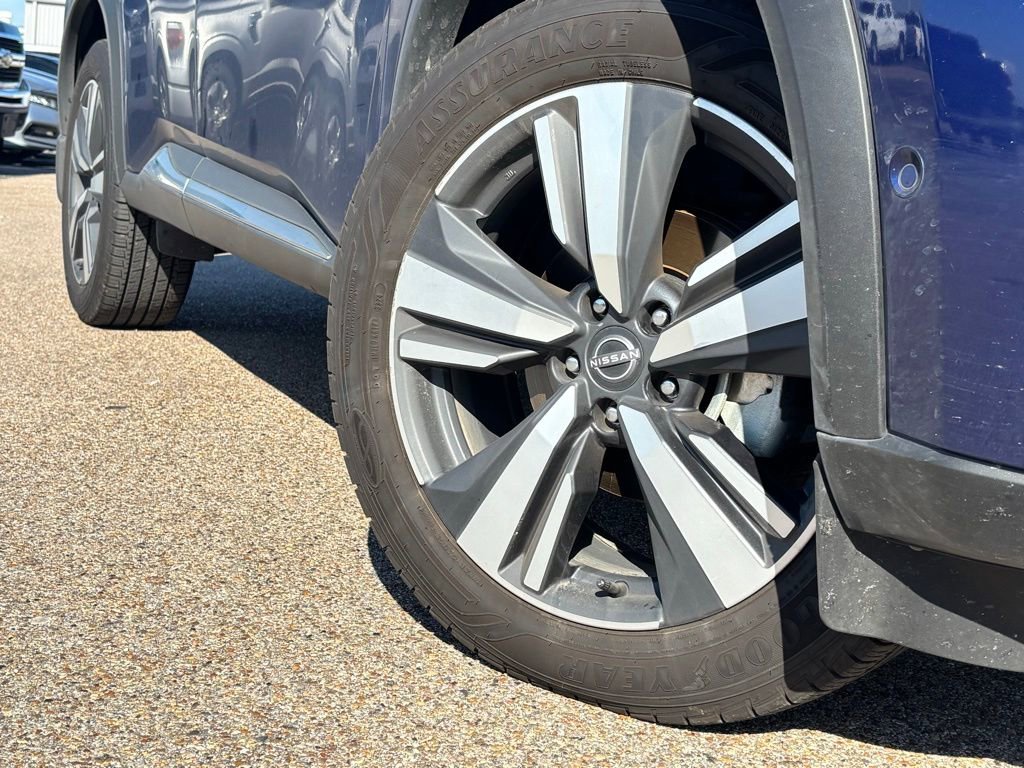 2023 Nissan Rogue SL photo 2