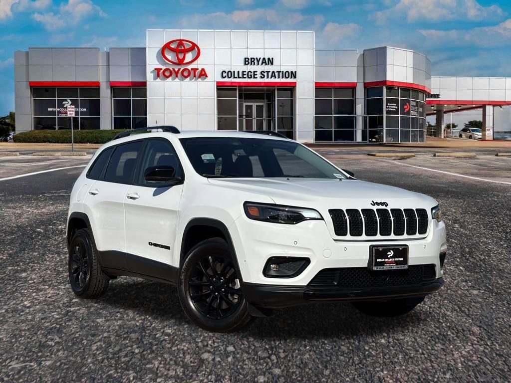 Used 2023 Jeep Cherokee Altitude Lux SUV