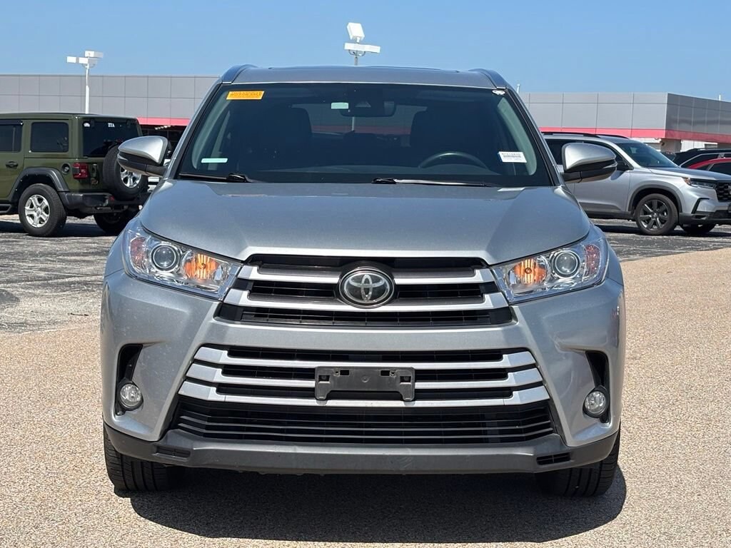 Used 2017 Toyota Highlander XLE V6 SUV