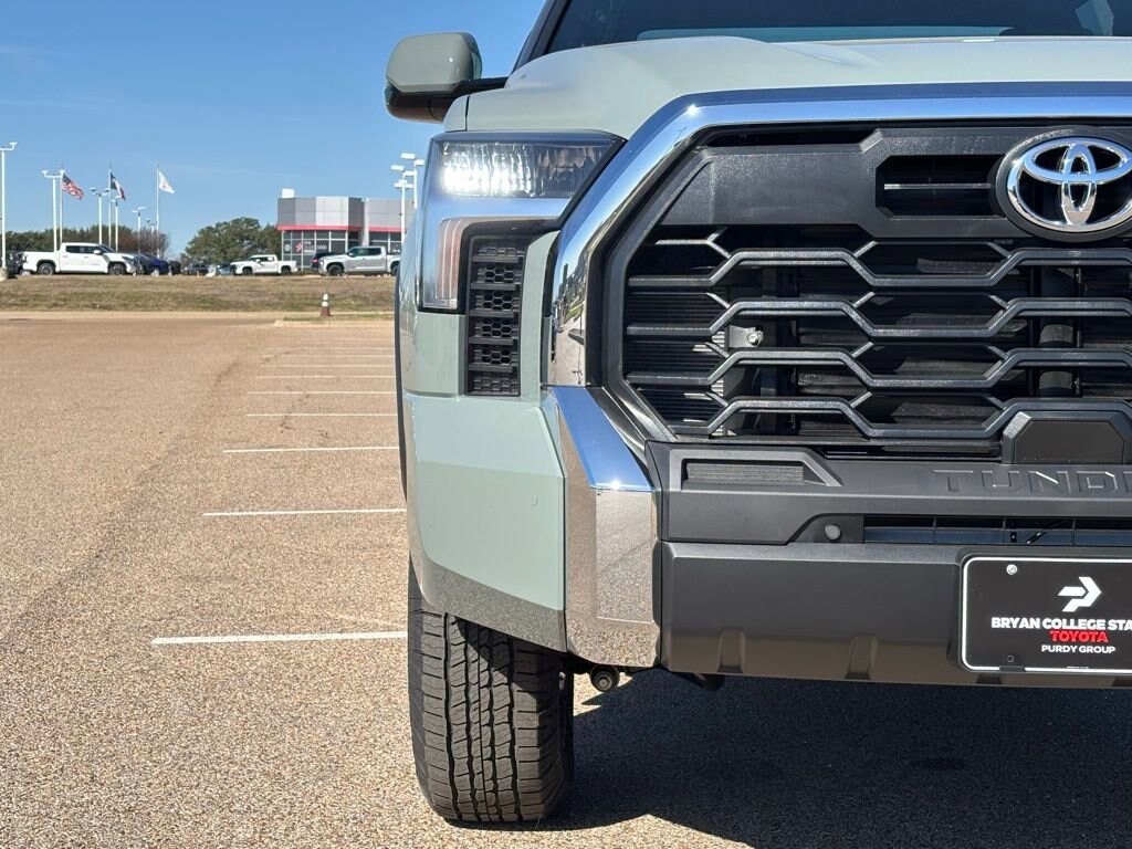 New 2026 Toyota Tundra SR5 SR5 CREWMAX 5.5