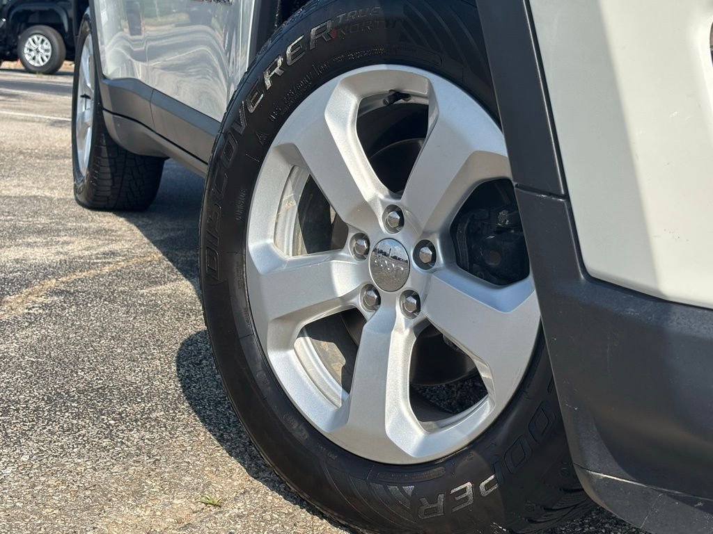 Used 2019 Jeep Compass Latitude with VIN 3C4NJCBB2KT844162 for sale in Bryan, TX