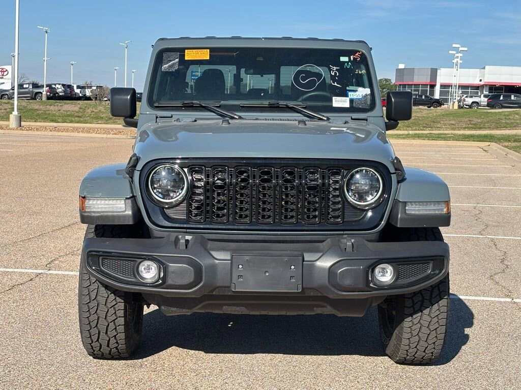 Used 2024 Jeep Gladiator Sport Truck Crew Cab