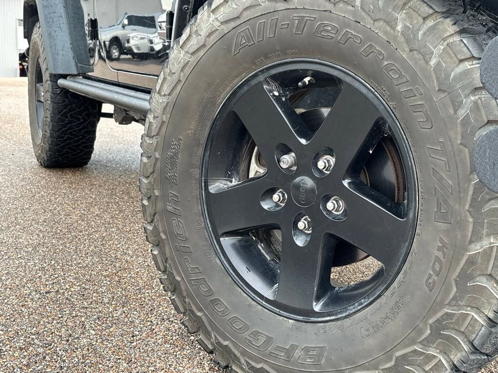 2016 Jeep Wrangler Unlimited Sport photo 2