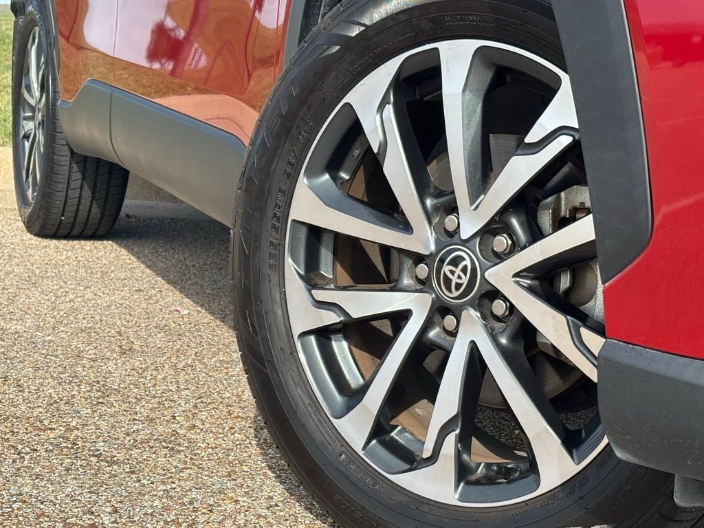 Used 2022 Toyota Corolla Cross XLE SUV