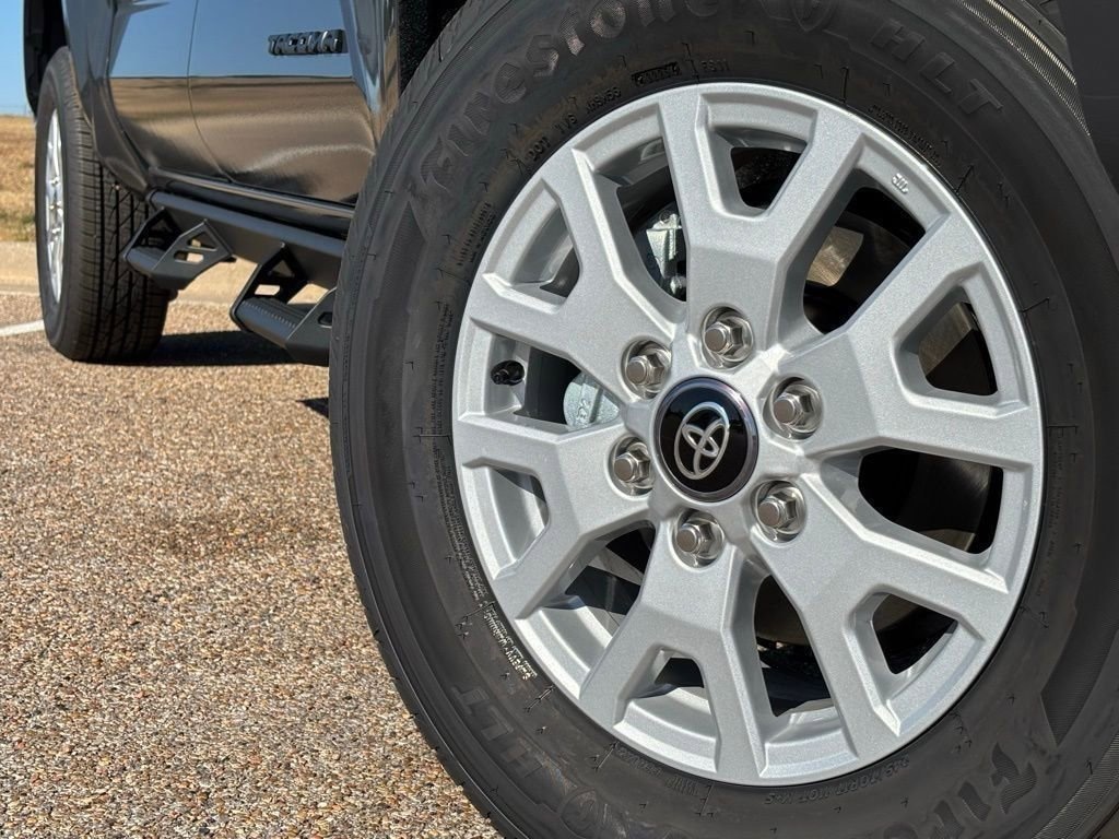 New 2025 Toyota Tacoma SR5 4X4 DOUBLE CAB