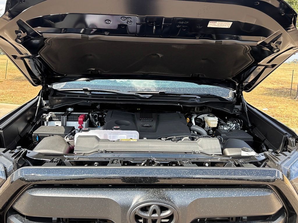 New 2026 Toyota Tundra SR5 SR5 CREWMAX 5.5