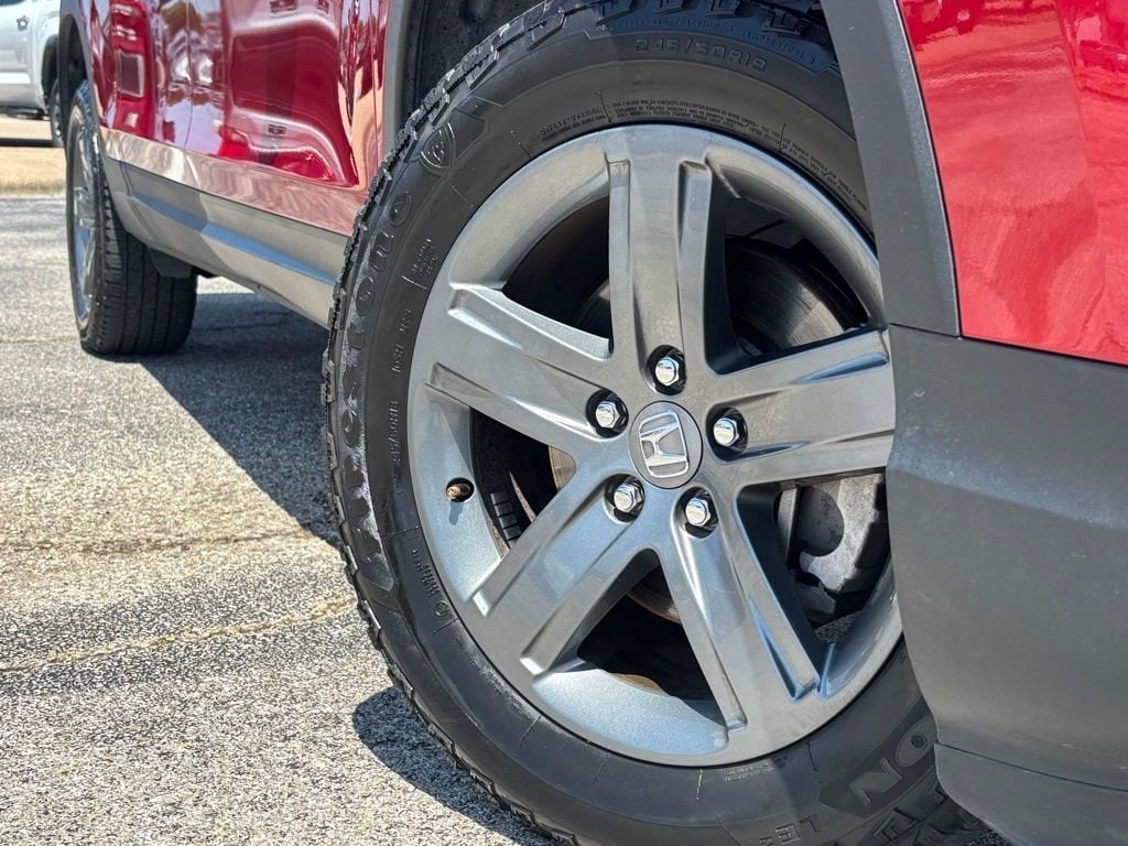 Used 2023 Honda Ridgeline RTL-E with VIN 5FPYK3F73PB053300 for sale in Bryan, TX