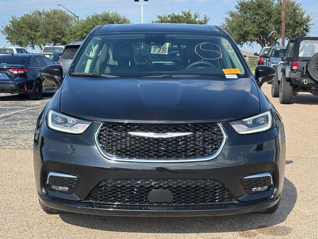 Used 2024 Chrysler Pacifica Touring L Van Passenger Van