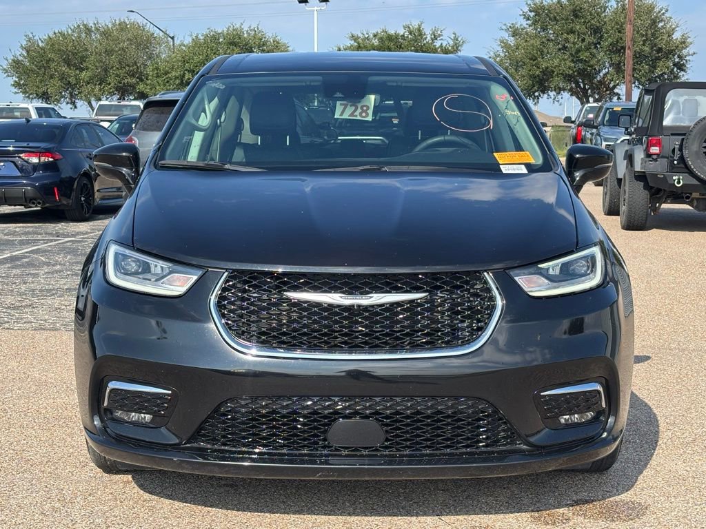 2024 Chrysler Pacifica Touring L photo 3