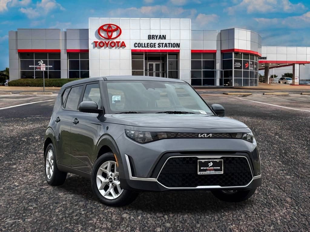 2024 Kia Soul LX's photo
