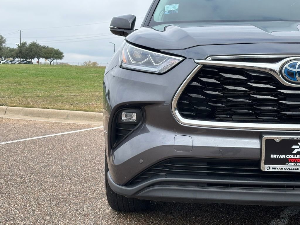 Used 2024 Toyota Highlander Hybrid Limited SUV