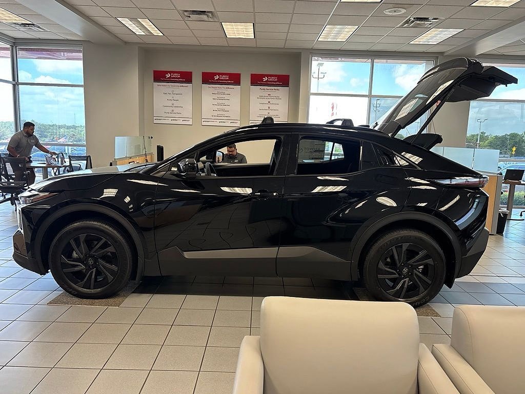 New 2026 Toyota C-HR SE SE AWD