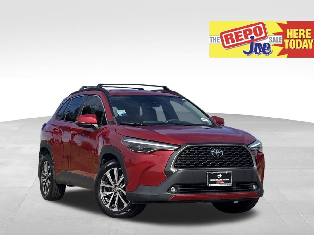 Used 2022 Toyota Corolla Cross XLE SUV