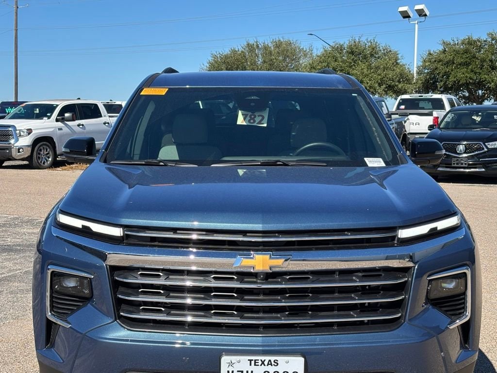 Used 2025 Chevrolet Traverse LT SUV