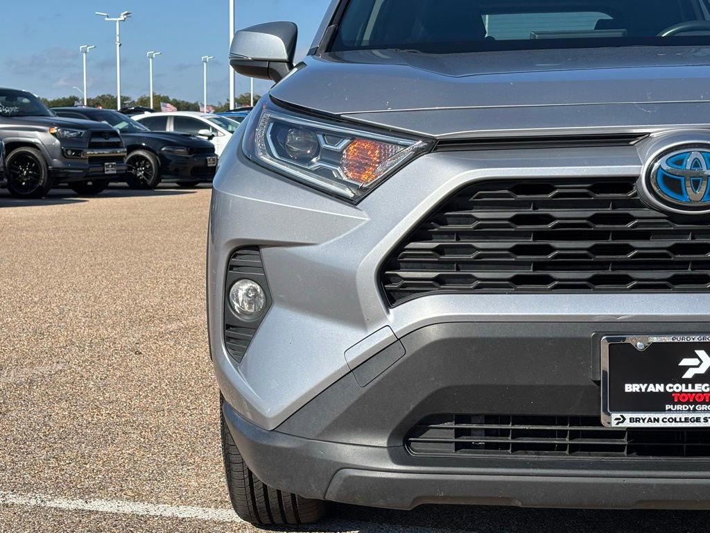 2021 Toyota RAV4 Hybrid XLE Premium photo 4