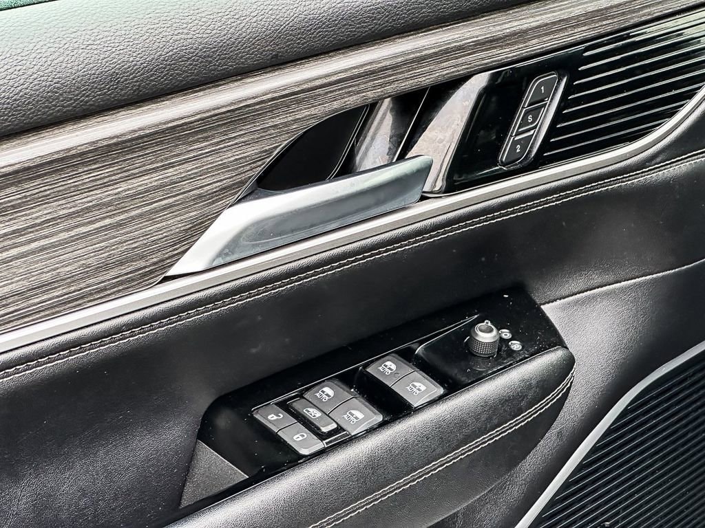 2024 Jeep Wagoneer L Series III - Photo 10