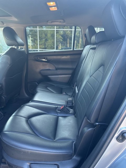 2022 Toyota Highlander XLE photo 3