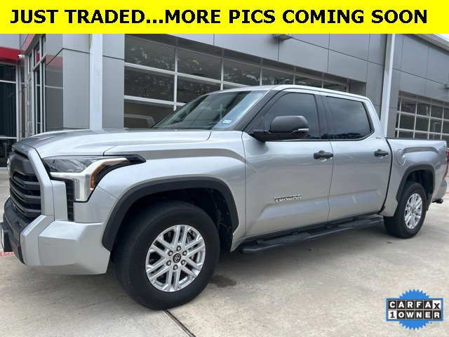 2023 Toyota Tundra SR5's photo