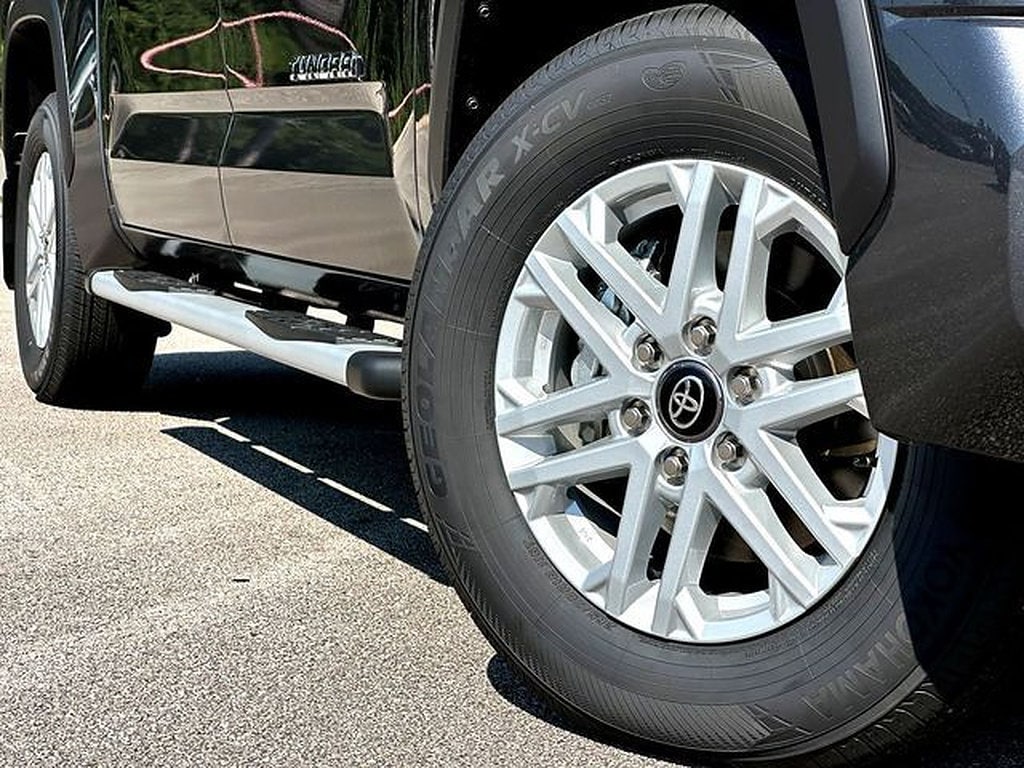 New 2026 Toyota Tundra SR5 SR5 CREWMAX 5.5