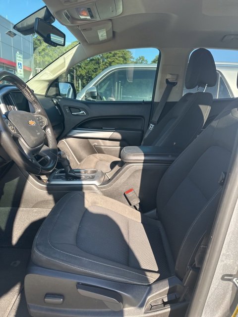 2021 Chevrolet Colorado LT photo 2
