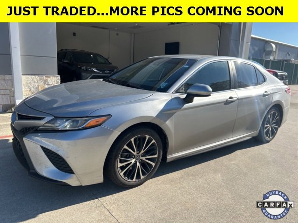 Used 2020 Toyota Camry SE Sedan