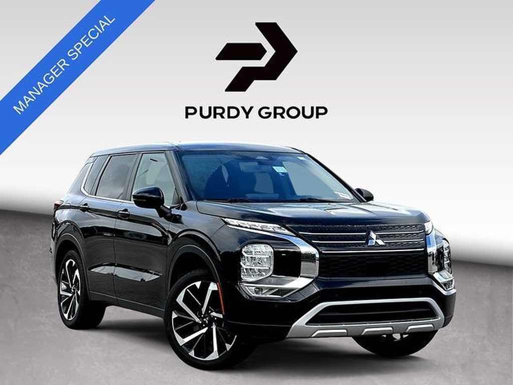 Pre-Owned 2024 Mitsubishi Outlander SE Black Edition