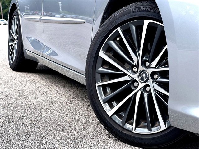2023 Lexus ES 350 Luxury photo 2