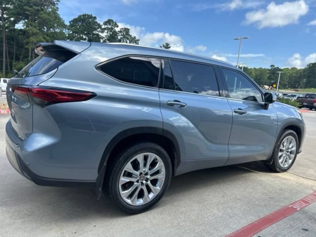 Used 2023 Toyota Highlander Limited SUV
