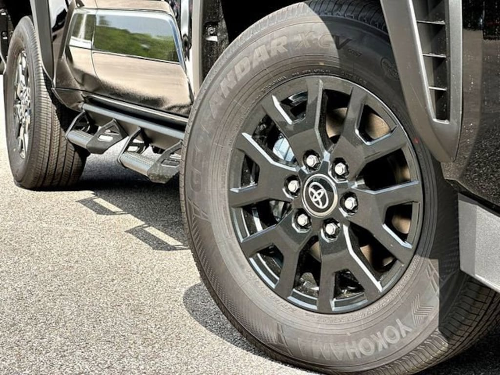 New 2026 Toyota 4Runner SR5 4WD SR5