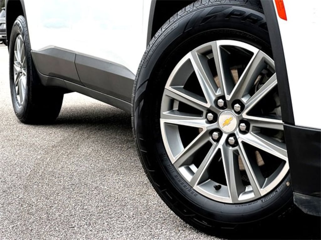 Used 2023 Chevrolet Traverse LT Leather SUV